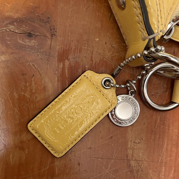 Coach Yellow Leather Shoulder Bag - Picture 4 of 7